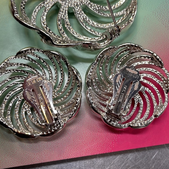 Sarah Coventry Silver Swirl Earring/Brooch Set - Picture 6 of 6